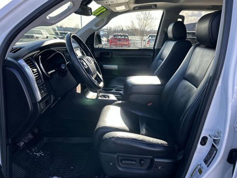 Used 2018 Toyota Sequoia TRD Sport image 21