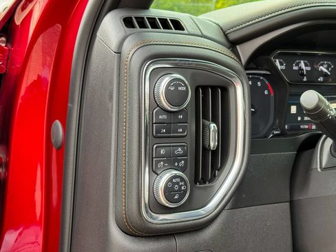 Used 2021 GMC Sierra 1500 AT4 w/ AT4 Preferred Package AWD/4WD image 33