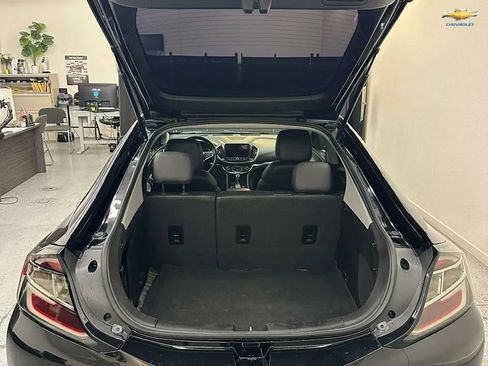 Used 2018 Chevrolet Volt Premier w/ Driver Confidence Package image 17