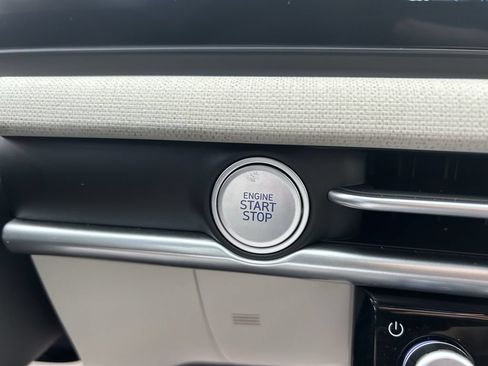 Certified 2025 Hyundai Tucson SEL AWD/4WD image 35