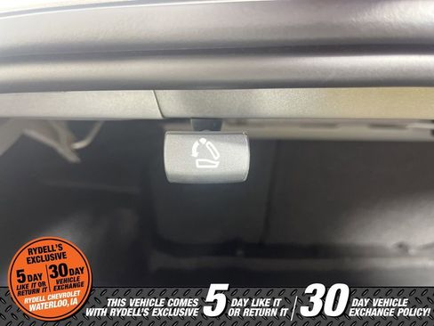 Used 2018 Chevrolet Malibu LT FWD image 23