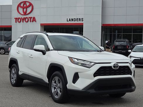 Used 2025 Toyota RAV4 XLE w/ Convenience Package AWD/4WD image 1