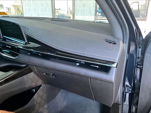 Used 2023 Cadillac Escalade ESV Premium Luxury image 19