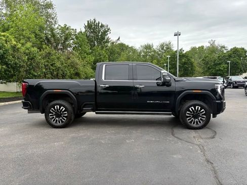 Used 2024 GMC Sierra 2500 Denali Ultimate w/ Max Trailering Package AWD/4WD image 8