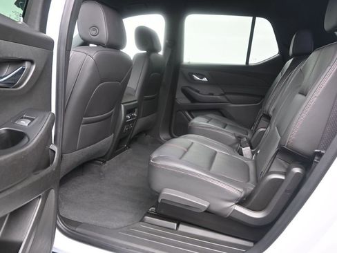 Used 2024 Chevrolet Traverse RS FWD image 15