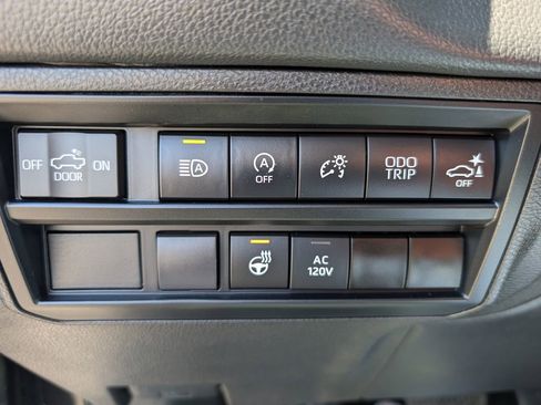 Used 2023 Toyota Tundra Limited AWD/4WD image 23