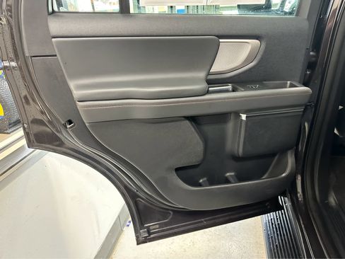 Certified 2025 Ford Expedition Active image 33