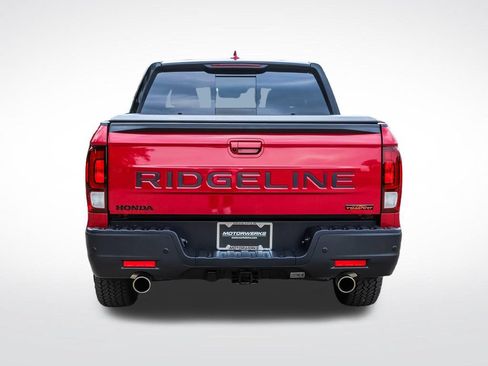 Used 2025 Honda Ridgeline TrailSport image 4
