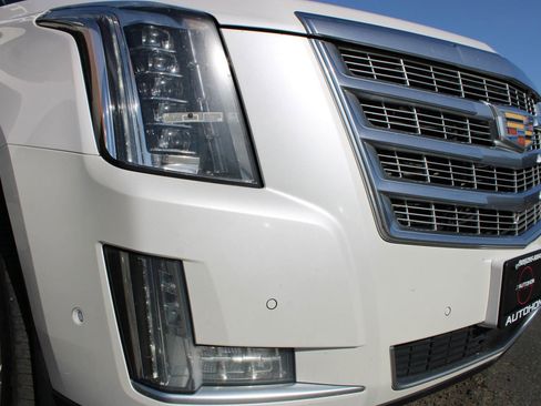 Used 2017 Cadillac Escalade ESV Premium Luxury w/ LPO, Radiant Package image 5