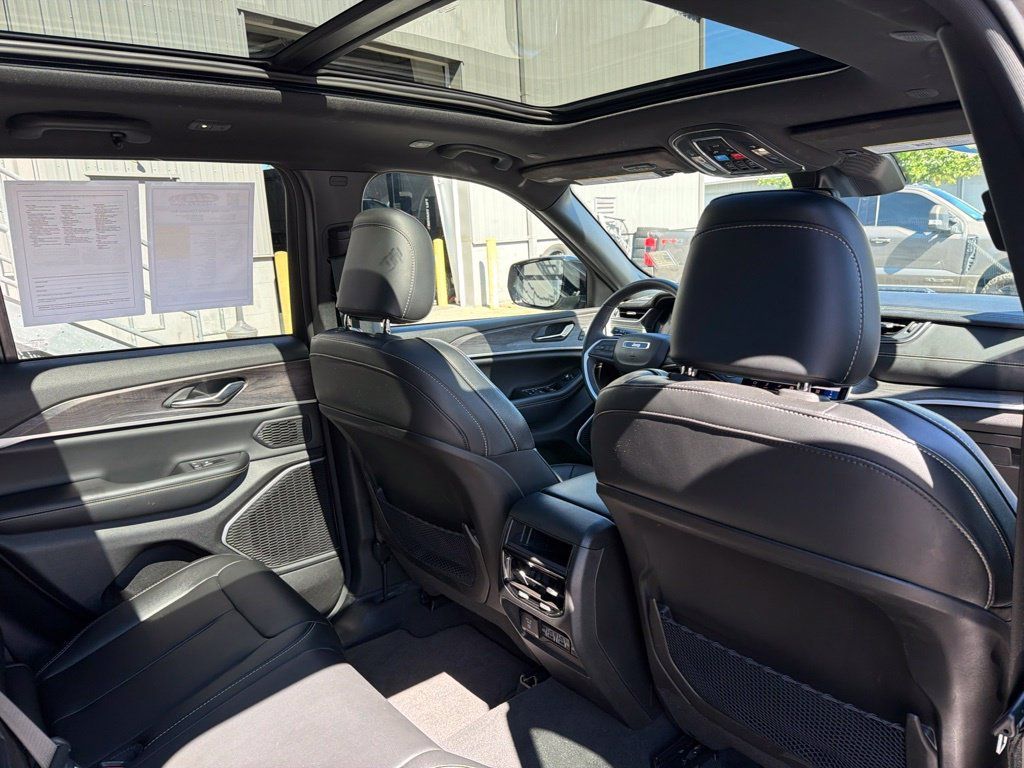 Used 2024 Jeep Grand Cherokee Limited 4xe AWD/4WD image 40