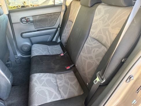 Used 2013 Scion xB FWD image 37