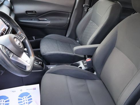 Used 2022 Nissan Kicks S image 41