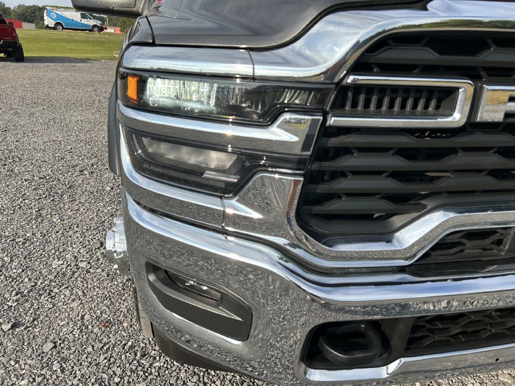 Used 2025 RAM 3500 Big Horn AWD/4WD image 43