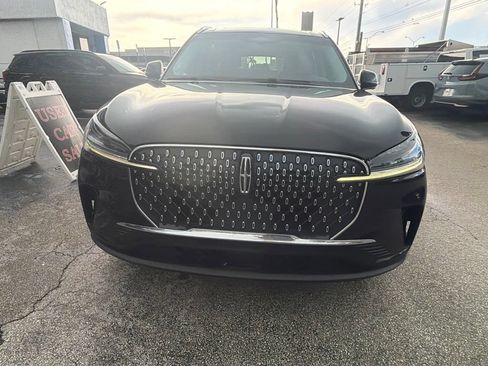 Used 2025 Lincoln Aviator 2WD image 2