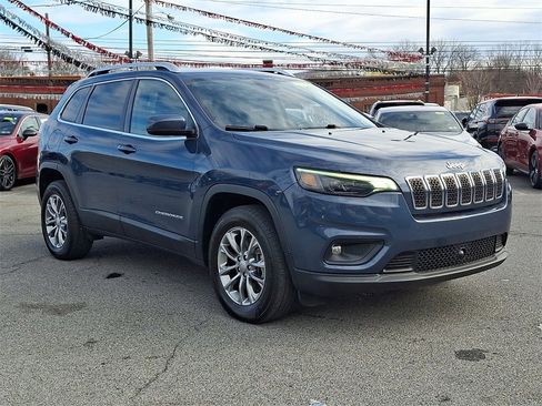 Used 2021 Jeep Cherokee Latitude Lux w/ Comfort/Convenience Group image 4