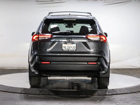 Used 2023 Toyota RAV4 XLE Premium FWD image 4