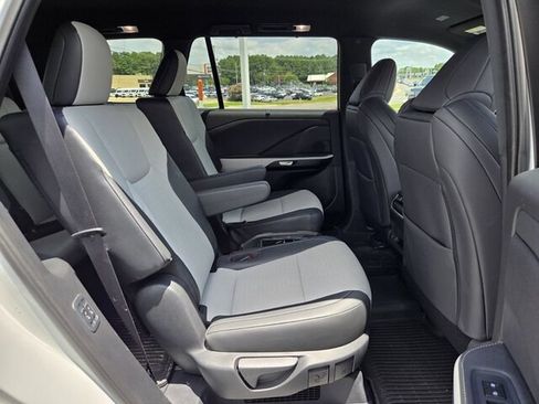 Used 2025 Lexus TX 500h AWD w/ Technology Package image 20