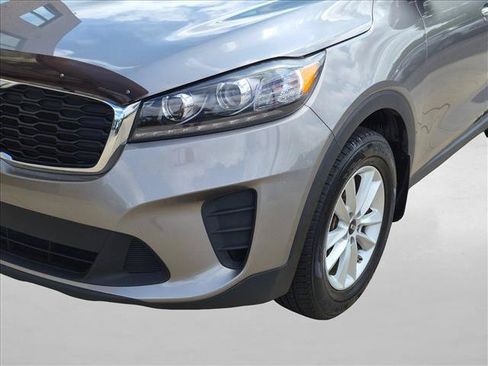 Used 2019 Kia Sorento FWD w/ LX Convenience Package image 9