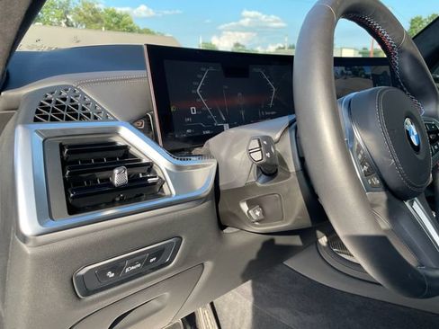 Used 2025 BMW X7 M60i AWD/4WD image 67
