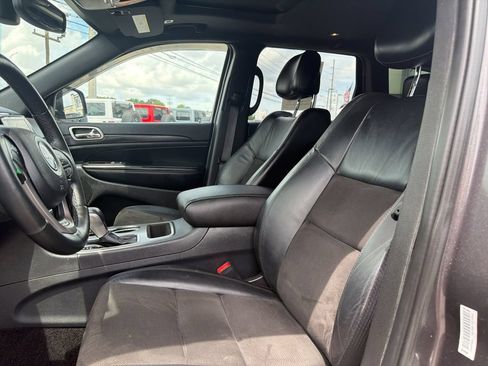 Used 2019 Jeep Grand Cherokee Altitude RWD image 31