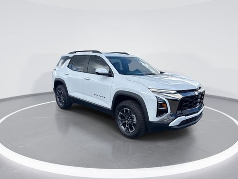 New 2026 Chevrolet Equinox ACTIV w/ Convenience Package III AWD/4WD image 2