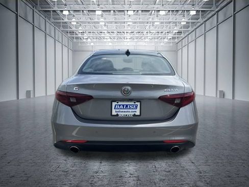 Used 2018 Alfa Romeo Giulia AWD image 4