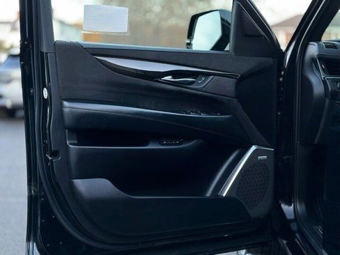 Used 2017 Cadillac Escalade Platinum image 9