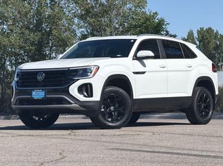 Used 2024 Volkswagen Atlas Cross Sport SE w/ Panoramic Sunroof Package AWD/4WD video 1