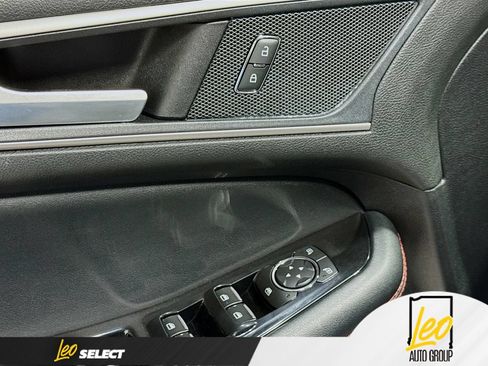 Used 2020 Ford Edge ST-Line w/ Cold Weather Package FWD image 20