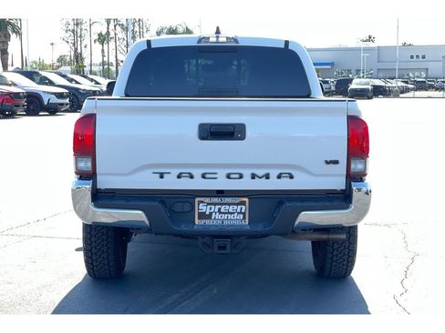 Used 2022 Toyota Tacoma SR5 RWD image 4