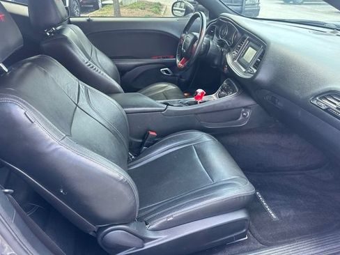 Used 2015 Dodge Challenger R/T w/ Quick Order Package 22B R/T RWD image 4