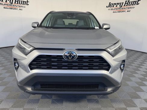 Used 2025 Toyota RAV4 XLE Premium FWD image 5
