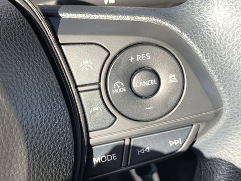 Used 2025 Toyota Corolla LE FWD image 28