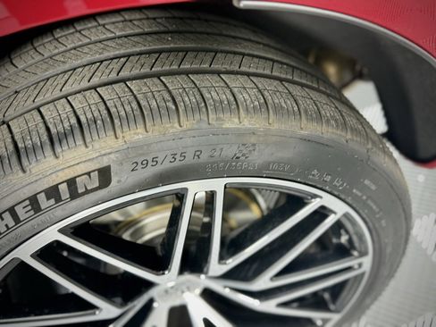 Used 2024 Porsche Macan image 17