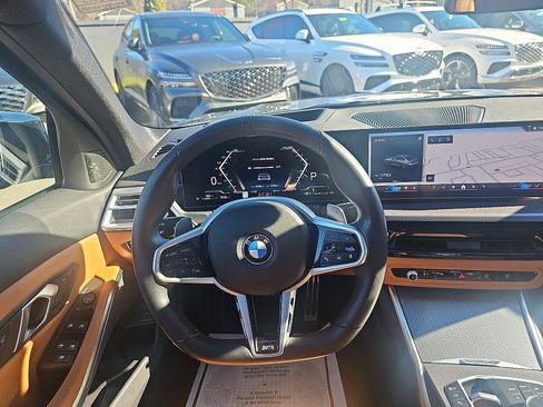Used 2025 BMW 330i Sedan w/ M Sport Package image 18