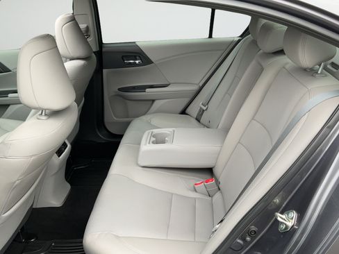 Used 2017 Honda Accord EX-L image 32