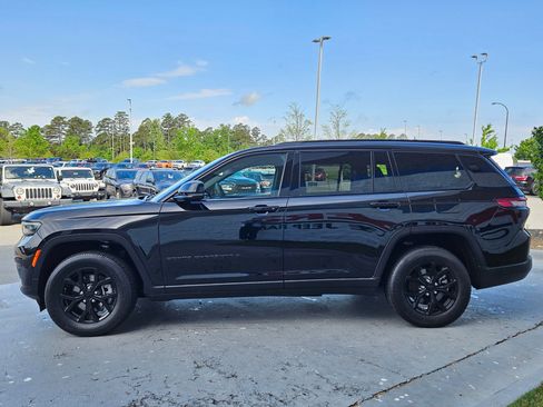 Used 2024 Jeep Grand Cherokee L Laredo AWD/4WD image 4