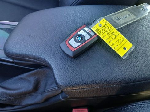 Used 2017 BMW 330i Sedan w/ Driver Assistance Package image 9