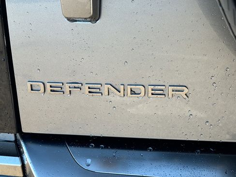Used 2024 Land Rover Defender 110 X image 11
