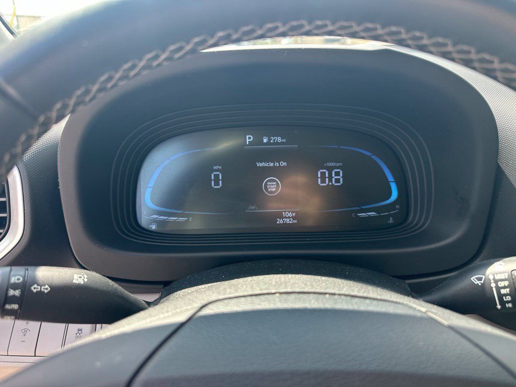 Used 2025 Hyundai Venue SEL FWD image 9