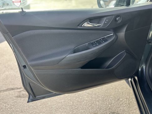 Used 2017 Chevrolet Cruze LT w/ Convenience Package image 9