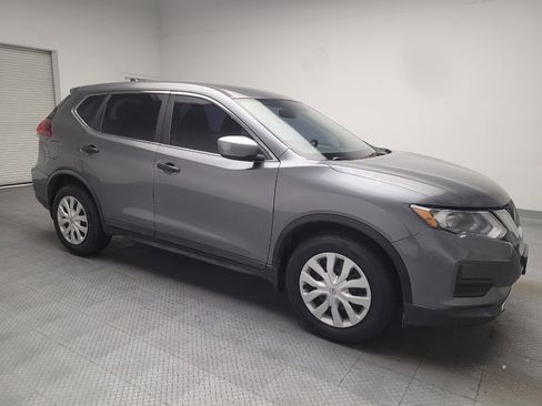 Used 2018 Nissan Rogue S FWD image 11