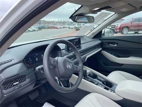 Certified 2023 Honda Accord EX image 13
