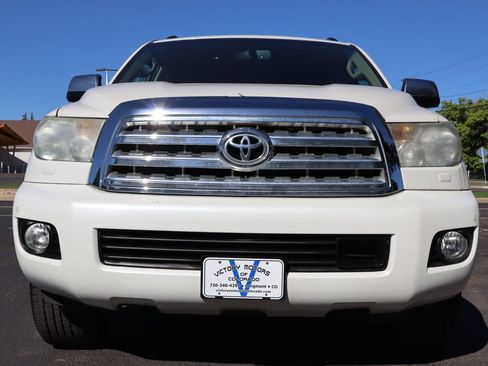 Used 2014 Toyota Sequoia Platinum RWD image 13