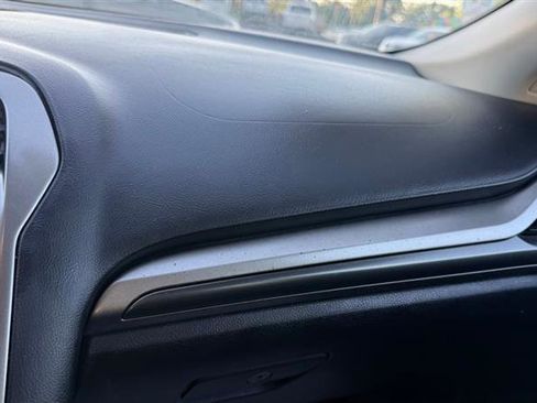 Used 2017 Ford Fusion SE w/ Equipment Group 201A FWD image 19