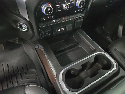 Used 2022 GMC Sierra 3500 SLT w/ SLT Convenience Package image 11