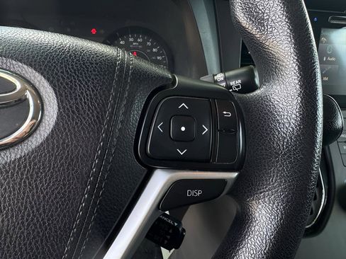 Used 2016 Toyota Sienna LE FWD image 25