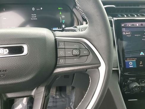 Used 2023 Jeep Grand Cherokee 4WD 4xe image 18