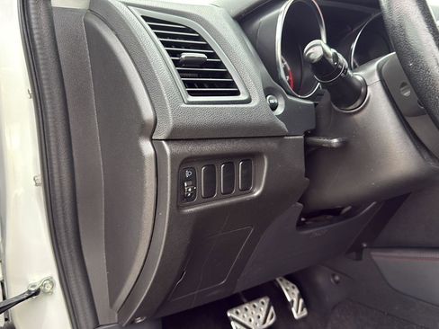 Used 2018 Mitsubishi Outlander Sport LE FWD image 14