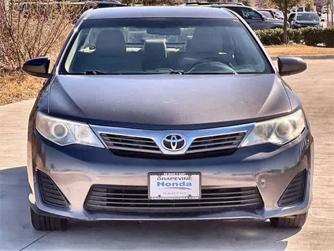 Used 2012 Toyota Camry L image 7